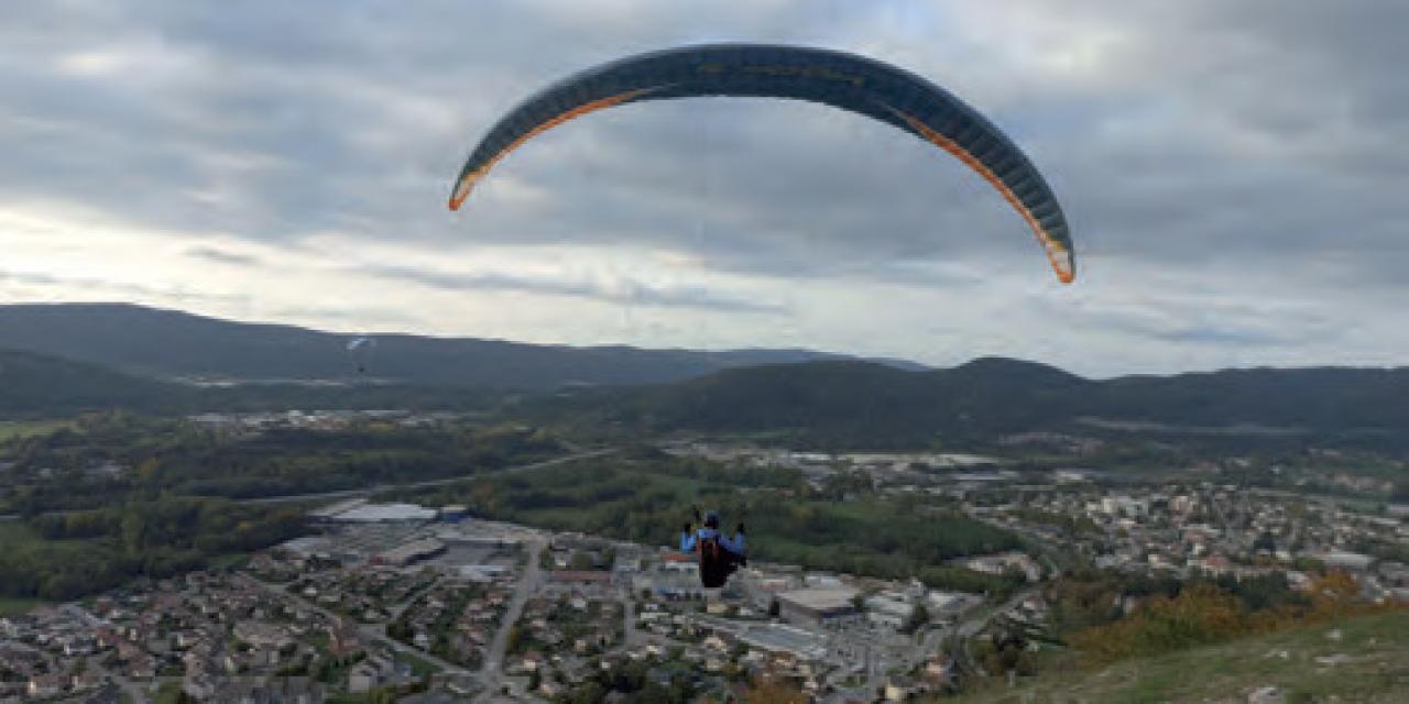 Sous la voile, mais dans le ciel : on a testé pour vous le vol avec Ainpulsion parapente 01